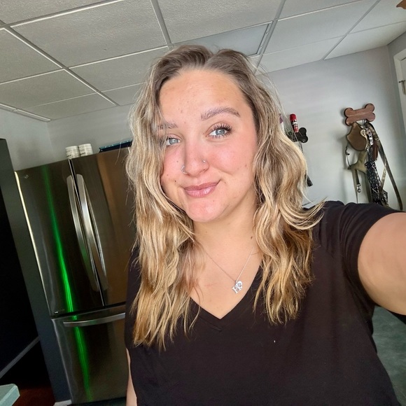 hayley_neville